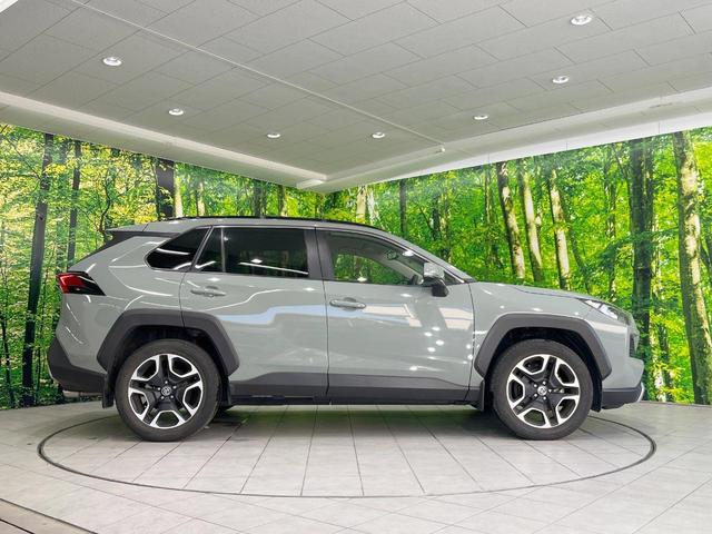 ＲＡＶ４ アドベンチャー　４ＷＤ　ＳＤナビ　バックカメラ　衝突被害軽減システム　禁煙車　パワーシート　コーナーセンサー　スマートキー　ＬＥＤヘッド　ビルトインＥＴＣ　クルコン　純正１９インチアルミ　オートライト（24枚目）