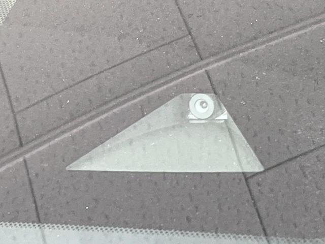 オーラ Ｇ　レザーエディション　全周囲カメラ　衝突被害軽減システム　レーダークルーズ　禁煙車　レザーシート　ドラレコ　コーナーセンサー　スマートキー　ＬＥＤヘッド　ビルトインＥＴＣ　純正１７インチアルミ　オートライト（5枚目）