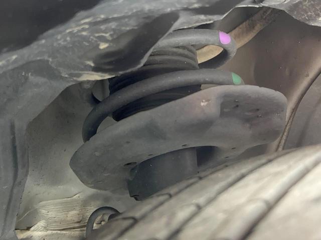 オーラ Ｇ　レザーエディション　全周囲カメラ　衝突被害軽減システム　レーダークルーズ　禁煙車　レザーシート　ドラレコ　コーナーセンサー　スマートキー　ＬＥＤヘッド　ビルトインＥＴＣ　純正１７インチアルミ　オートライト（28枚目）