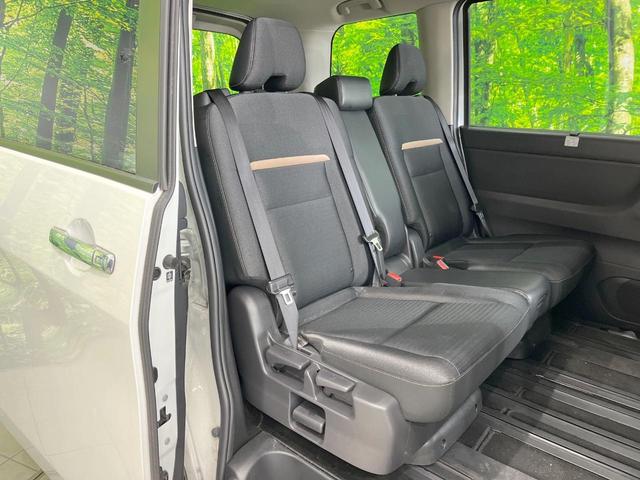 セレナ ハイウェイスターＶ　両側電動ドア　全周囲カメラ　衝突被害軽減システム　レーダークルーズ　禁煙車　コーナーセンサー　スマートキー　ＬＥＤヘッド　ビルトインＥＴＣ　純正１６インチアルミ　オートライト　デュアルエアコン（9枚目）