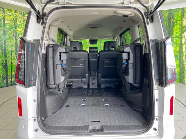 セレナ ハイウェイスターＶ　両側電動ドア　全周囲カメラ　衝突被害軽減システム　レーダークルーズ　禁煙車　コーナーセンサー　スマートキー　ＬＥＤヘッド　ビルトインＥＴＣ　純正１６インチアルミ　オートライト　デュアルエアコン（10枚目）