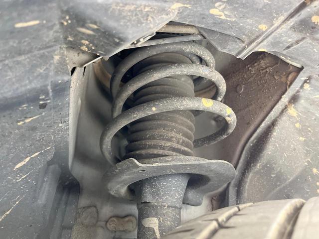 セレナ ハイウェイスターＶ　両側電動ドア　全周囲カメラ　衝突被害軽減システム　レーダークルーズ　禁煙車　コーナーセンサー　スマートキー　ＬＥＤヘッド　ビルトインＥＴＣ　純正１６インチアルミ　オートライト　デュアルエアコン（20枚目）