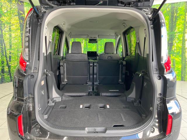 シエンタ ハイブリッドＺ　両側電動ドア　全周囲カメラ　衝突被害軽減システム　レーダークルーズ　禁煙車　コーナーセンサー　スマートキー　ＨＩＤヘッド　ビルトインＥＴＣ　オートハイビーム　車線逸脱警報　オートライト（11枚目）