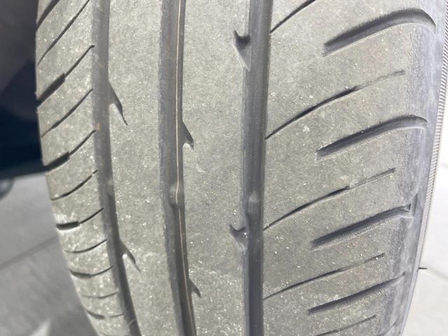 シエンタ ハイブリッドＺ　両側電動ドア　全周囲カメラ　衝突被害軽減システム　レーダークルーズ　禁煙車　コーナーセンサー　スマートキー　ＨＩＤヘッド　ビルトインＥＴＣ　オートハイビーム　車線逸脱警報　オートライト（27枚目）