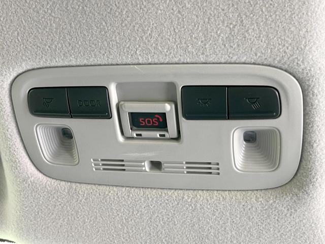 シエンタ ハイブリッドＺ　両側電動ドア　全周囲カメラ　衝突被害軽減システム　レーダークルーズ　禁煙車　コーナーセンサー　スマートキー　ＨＩＤヘッド　ビルトインＥＴＣ　オートハイビーム　車線逸脱警報　オートライト（50枚目）