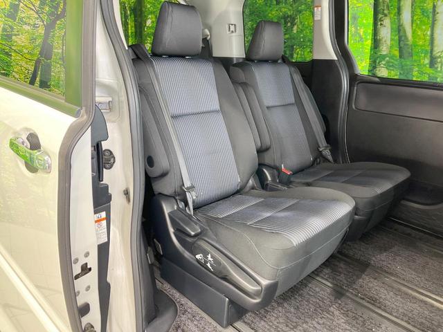 ヴォクシー ＺＳ　煌　両側電動ドア　ＳＤナビ　バックカメラ　禁煙車　レザーシート　スマートキー　ＬＥＤヘッド　ビルトインＥＴＣ　純正１６インチアルミ　オートライト　Ｂｌｕｅｔｏｏｔｈ　ＣＤ　ＤＶＤ再生　フルセグ（9枚目）