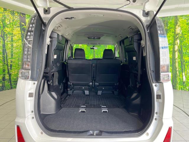 ヴォクシー ＺＳ　煌　両側電動ドア　ＳＤナビ　バックカメラ　禁煙車　レザーシート　スマートキー　ＬＥＤヘッド　ビルトインＥＴＣ　純正１６インチアルミ　オートライト　Ｂｌｕｅｔｏｏｔｈ　ＣＤ　ＤＶＤ再生　フルセグ（11枚目）