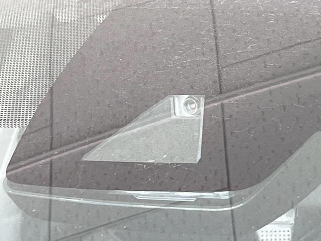 ＲＡＶ４ ハイブリッドＸ　バックカメラ　衝突被害軽減システム　レーダークルーズ　禁煙車　ハーフレザーシート　コーナーセンサー　スマートキー　ＬＥＤヘッド　ビルトインＥＴＣ　純正１７インチアルミ　オートハイビーム　車線逸脱警報（7枚目）