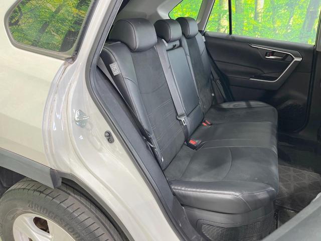 ＲＡＶ４ ハイブリッドＸ　バックカメラ　衝突被害軽減システム　レーダークルーズ　禁煙車　ハーフレザーシート　コーナーセンサー　スマートキー　ＬＥＤヘッド　ビルトインＥＴＣ　純正１７インチアルミ　オートハイビーム　車線逸脱警報（9枚目）