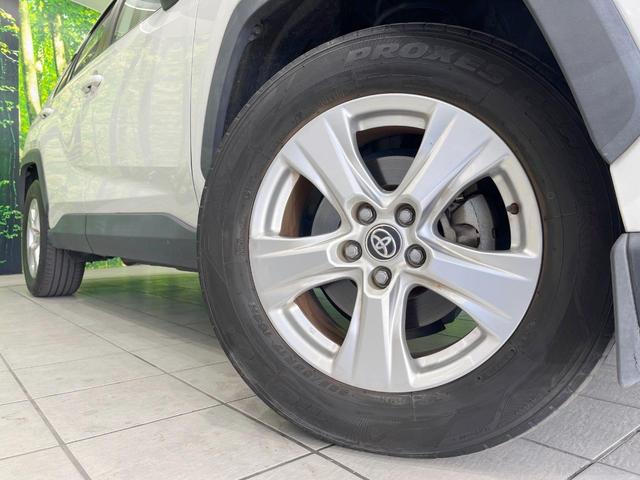ＲＡＶ４ ハイブリッドＸ　バックカメラ　衝突被害軽減システム　レーダークルーズ　禁煙車　ハーフレザーシート　コーナーセンサー　スマートキー　ＬＥＤヘッド　ビルトインＥＴＣ　純正１７インチアルミ　オートハイビーム　車線逸脱警報（13枚目）