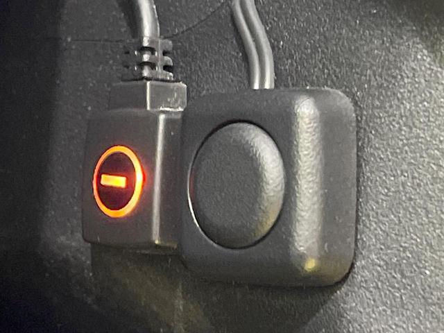 ＲＡＶ４ ハイブリッドＸ　バックカメラ　衝突被害軽減システム　レーダークルーズ　禁煙車　ハーフレザーシート　コーナーセンサー　スマートキー　ＬＥＤヘッド　ビルトインＥＴＣ　純正１７インチアルミ　オートハイビーム　車線逸脱警報（39枚目）