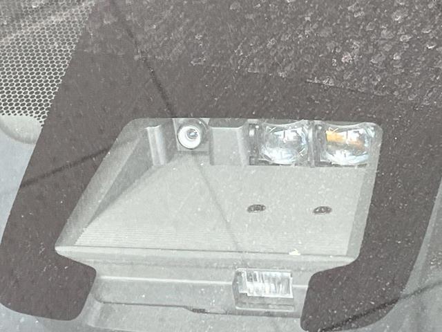 シエンタ Ｇ　両側電動ドア　ＳＤナビ　衝突被害軽減システム　禁煙車　スマートキー　ビルトインＥＴＣ　オートエアコン　ＣＤ　ＤＶＤ再生　地デジ（4枚目）