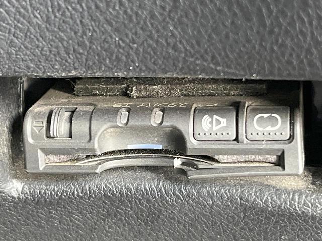 シエンタ Ｇ　両側電動ドア　ＳＤナビ　衝突被害軽減システム　禁煙車　スマートキー　ビルトインＥＴＣ　オートエアコン　ＣＤ　ＤＶＤ再生　地デジ（7枚目）