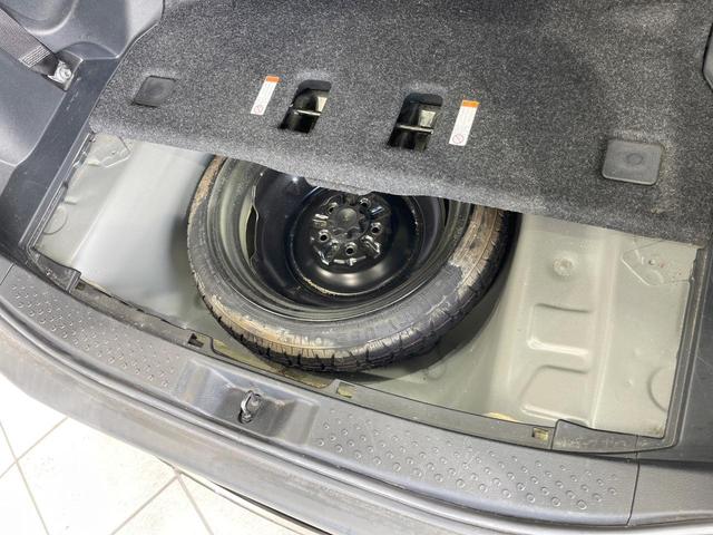 シエンタ Ｇ　両側電動ドア　ＳＤナビ　衝突被害軽減システム　禁煙車　スマートキー　ビルトインＥＴＣ　オートエアコン　ＣＤ　ＤＶＤ再生　地デジ（52枚目）