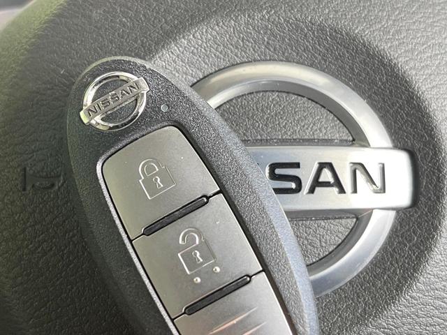 デイズ Ｘ　全周囲カメラ　衝突被害軽減システム　禁煙車　コーナーセンサー　スマートキー　純正１４インチアルミ　オートライト　オートエアコン　ＣＤ（7枚目）