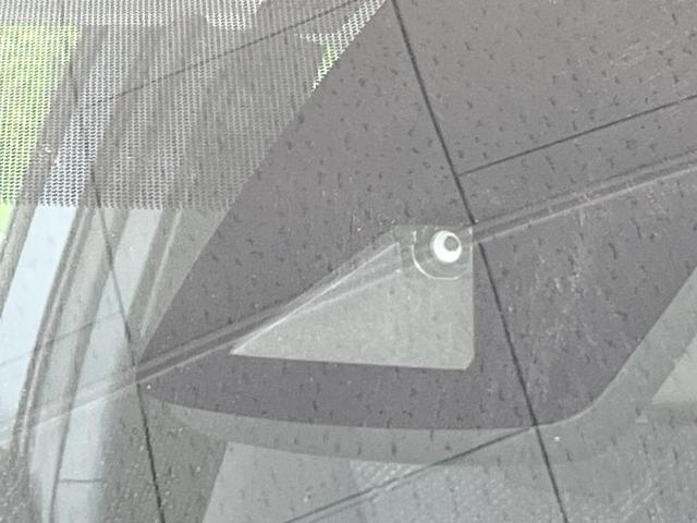 �y�g���^�Z�[�t�e�B�Z���X�z���s���ɑO���̎ԗ�����F�����A�Փ˂������Ȏ��͌x��ƃu���[�L�ŏՓˉ���Ɣ�Q�y�����A�V�X�g�B�����S�Ƀh���C�u�����y���݂��������܂��B