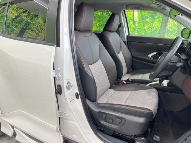 ヤリスクロス ハイブリッドＺ　フルエアロ　全周囲カメラ　１００Ｖ電源　レーダークルーズ　禁煙車　電動リアゲート　ハーフレザーシート　パワーシート　ドラレコ　コーナーセンサー　スマートキー　ＬＥＤヘッド　ビルトインＥＴＣ（8枚目）