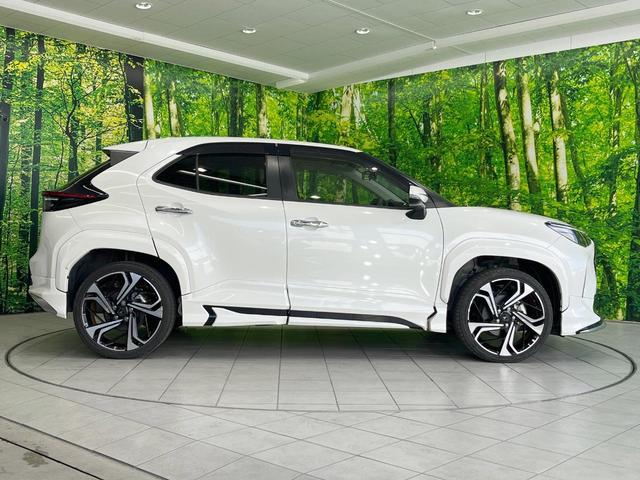 ヤリスクロス ハイブリッドＺ　フルエアロ　全周囲カメラ　１００Ｖ電源　レーダークルーズ　禁煙車　電動リアゲート　ハーフレザーシート　パワーシート　ドラレコ　コーナーセンサー　スマートキー　ＬＥＤヘッド　ビルトインＥＴＣ（27枚目）