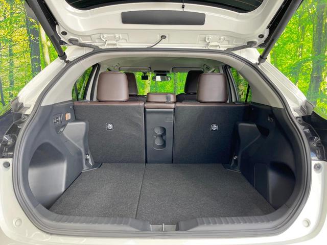 ヤリスクロス ハイブリッドＺ　フルエアロ　全周囲カメラ　１００Ｖ電源　レーダークルーズ　禁煙車　電動リアゲート　ハーフレザーシート　パワーシート　ドラレコ　コーナーセンサー　スマートキー　ＬＥＤヘッド　ビルトインＥＴＣ（55枚目）