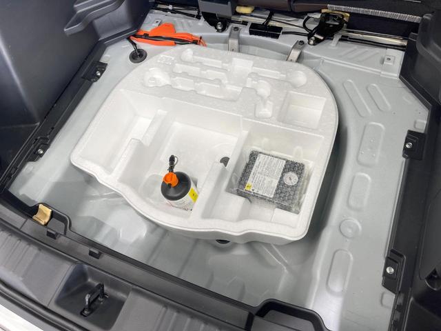 ヤリスクロス ハイブリッドＺ　フルエアロ　全周囲カメラ　１００Ｖ電源　レーダークルーズ　禁煙車　電動リアゲート　ハーフレザーシート　パワーシート　ドラレコ　コーナーセンサー　スマートキー　ＬＥＤヘッド　ビルトインＥＴＣ（57枚目）