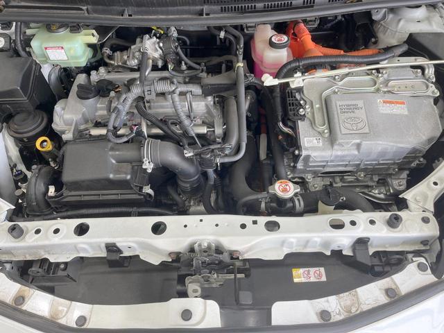 アクア Ｇソフトレザーセレクション　エアロ　バックカメラ　衝突被害軽減システム　禁煙車　合皮シート　スマートキー　ＬＥＤヘッド　ビルトインＥＴＣ　クルコン　純正１５インチアルミ　オートハイビーム　車線逸脱警報　オートライト（18枚目）