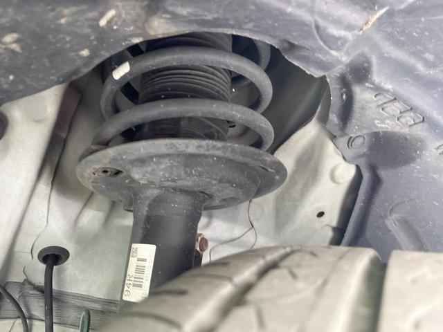 アクア Ｇソフトレザーセレクション　エアロ　バックカメラ　衝突被害軽減システム　禁煙車　合皮シート　スマートキー　ＬＥＤヘッド　ビルトインＥＴＣ　クルコン　純正１５インチアルミ　オートハイビーム　車線逸脱警報　オートライト（28枚目）