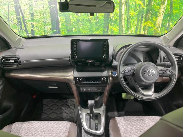 ヤリスクロス ハイブリッドＺ　バックカメラ　衝突被害軽減システム　レーダークルーズ　禁煙車　ハーフレザーシート　パワーシート　ドラレコ　コーナーセンサー　スマートキー　ＬＥＤヘッド　純正１８インチアルミ　オートハイビーム（2枚目）