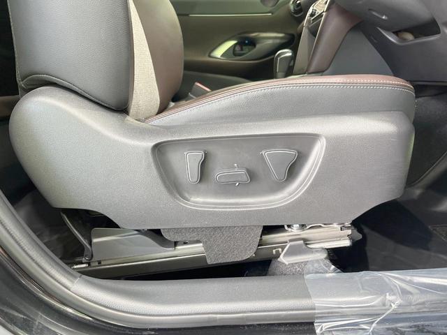 ヤリスクロス ハイブリッドＺ　バックカメラ　衝突被害軽減システム　レーダークルーズ　禁煙車　ハーフレザーシート　パワーシート　ドラレコ　コーナーセンサー　スマートキー　ＬＥＤヘッド　純正１８インチアルミ　オートハイビーム（35枚目）