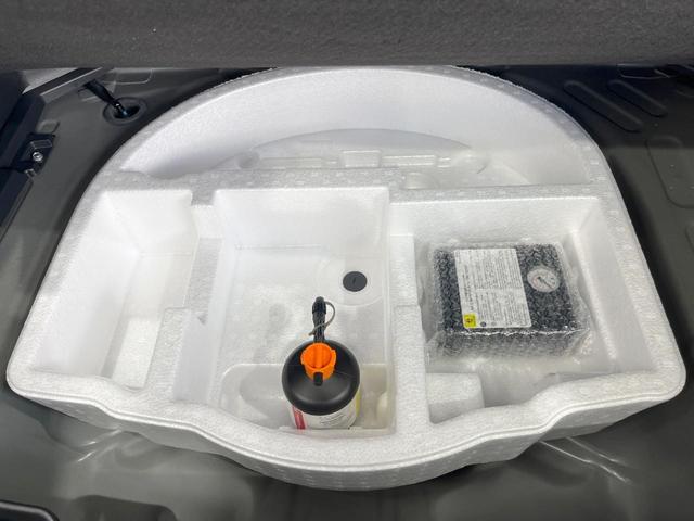 ヤリスクロス ハイブリッドＺ　バックカメラ　衝突被害軽減システム　レーダークルーズ　禁煙車　ハーフレザーシート　パワーシート　ドラレコ　コーナーセンサー　スマートキー　ＬＥＤヘッド　純正１８インチアルミ　オートハイビーム（56枚目）