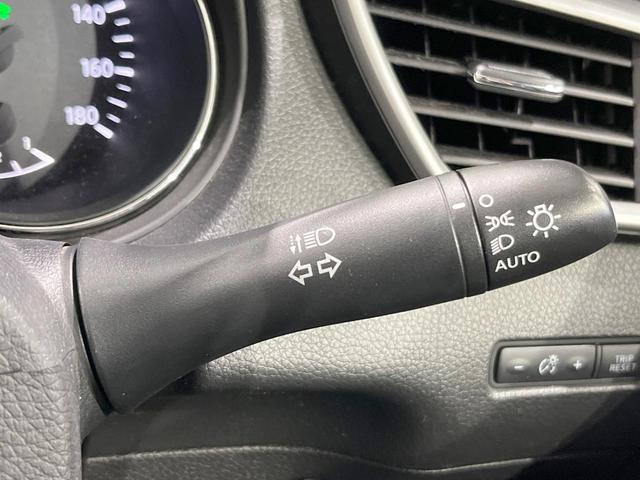 エクストレイル 20X ハイブリッド エマージェンシーブレーキP 4WD 全周囲カメラ 衝突被害軽減システム 禁煙車 電動リアゲート コーナーセンサー スマートキー LEDヘッド ビルトインETC クルコン 純正17インチアルミ オートライト デュアルエアコン(39枚目)