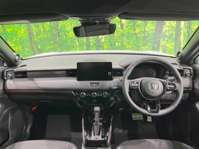 ヴェゼル ｅ：ＨＥＶ　ＲＳ　登録済未使用車　純正ナビ　衝突被害軽減システム　レーダークルーズ　全周囲カメラ　ＬＥＤヘッド　ＥＴＣ２．０　純正１８インチアルミ　ハーフレザーシート　コーナーセンサー　オートハイビーム　パークアシスト（2枚目）