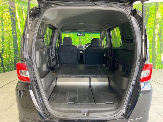 フリードスパイク Ｇ　ジャストセレクション　電動スライドドア　純正ＳＤナビ　バックカメラ　ＨＩＤヘッド　ビルトインＥＴＣ　オートライト　オートエアコン　Ｂｌｕｅｔｏｏｔｈ　ＣＤ　ＤＶＤ再生　地デジ　トラクションコントロール（11枚目）