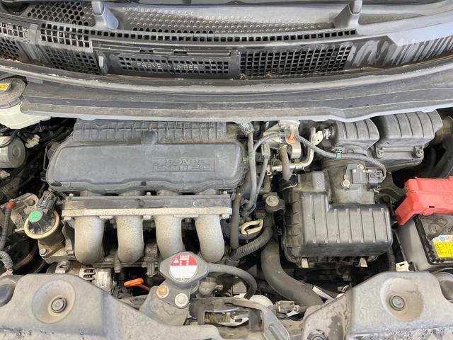 フリードスパイク Ｇ　ジャストセレクション　電動スライドドア　純正ＳＤナビ　バックカメラ　ＨＩＤヘッド　ビルトインＥＴＣ　オートライト　オートエアコン　Ｂｌｕｅｔｏｏｔｈ　ＣＤ　ＤＶＤ再生　地デジ　トラクションコントロール（18枚目）