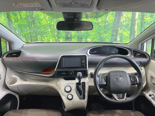 シエンタ ハイブリッドG 純正SDナビ バックカメラ 衝突被害軽減システム 禁煙車 スマートキー LEDヘッド ビルトインETC 車線逸脱警報 オートライト オートエアコン Bluetooth CD DVD再生 フルセグ(2枚目)