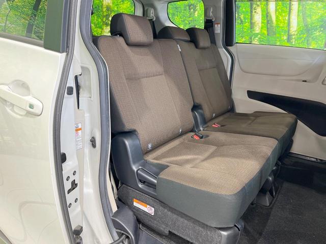 シエンタ ハイブリッドG 純正SDナビ バックカメラ 衝突被害軽減システム 禁煙車 スマートキー LEDヘッド ビルトインETC 車線逸脱警報 オートライト オートエアコン Bluetooth CD DVD再生 フルセグ(9枚目)