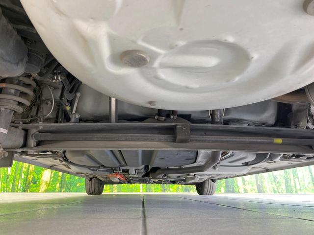 シエンタ ハイブリッドG 純正SDナビ バックカメラ 衝突被害軽減システム 禁煙車 スマートキー LEDヘッド ビルトインETC 車線逸脱警報 オートライト オートエアコン Bluetooth CD DVD再生 フルセグ(19枚目)