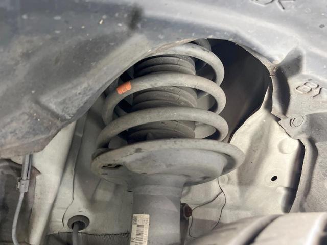 シエンタ ハイブリッドG 純正SDナビ バックカメラ 衝突被害軽減システム 禁煙車 スマートキー LEDヘッド ビルトインETC 車線逸脱警報 オートライト オートエアコン Bluetooth CD DVD再生 フルセグ(21枚目)