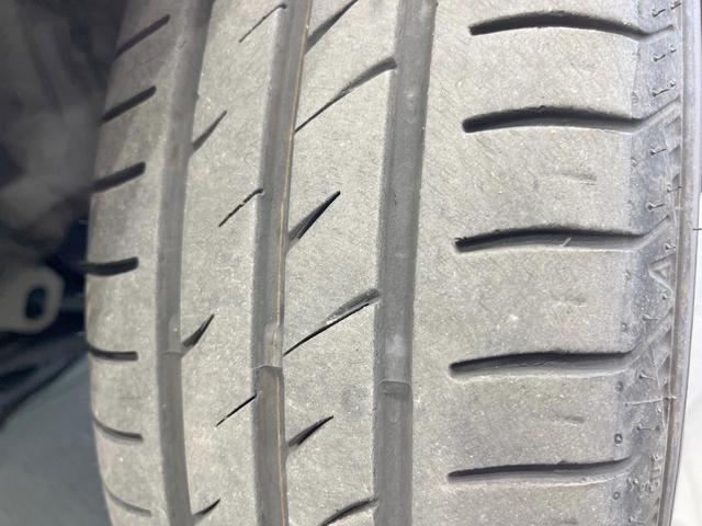 シエンタ ハイブリッドG 純正SDナビ バックカメラ 衝突被害軽減システム 禁煙車 スマートキー LEDヘッド ビルトインETC 車線逸脱警報 オートライト オートエアコン Bluetooth CD DVD再生 フルセグ(31枚目)