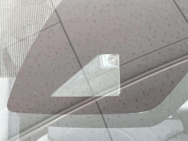 �y�g���^�Z�[�t�e�B�Z���X�z���s���ɑO���̎ԗ�����F�����A�Փ˂������Ȏ��͌x��ƃu���[�L�ŏՓˉ���Ɣ�Q�y�����A�V�X�g�B�����S�Ƀh���C�u�����y���݂��������܂��B