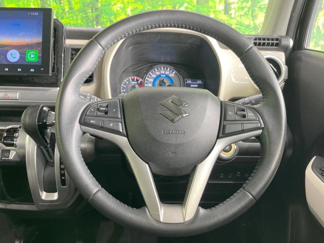 �C���e���A�ɍ��킹���f�U�C���̃X�e�A�����O�́A�^�]�������̂��Ƃ��l���A�^�]���₷���`��A�傫���ł��B�����x�A���ۂɐG���Ă��m���߂��������B