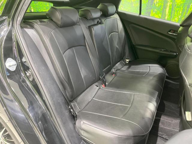 プリウス Ｓセーフティプラス　フルエアロ　ＳＤナビ　バックカメラ　衝突被害軽減システム　レーダークルーズ　禁煙車　レザー調シート　コーナーセンサー　スマートキー　ＬＥＤヘッド　ビルトインＥＴＣ　車線逸脱警報　オートライト（9枚目）