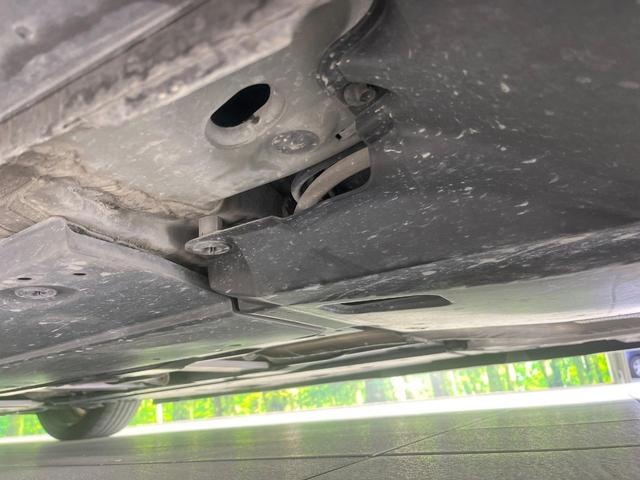 プリウス Ｓセーフティプラス　フルエアロ　ＳＤナビ　バックカメラ　衝突被害軽減システム　レーダークルーズ　禁煙車　レザー調シート　コーナーセンサー　スマートキー　ＬＥＤヘッド　ビルトインＥＴＣ　車線逸脱警報　オートライト（22枚目）