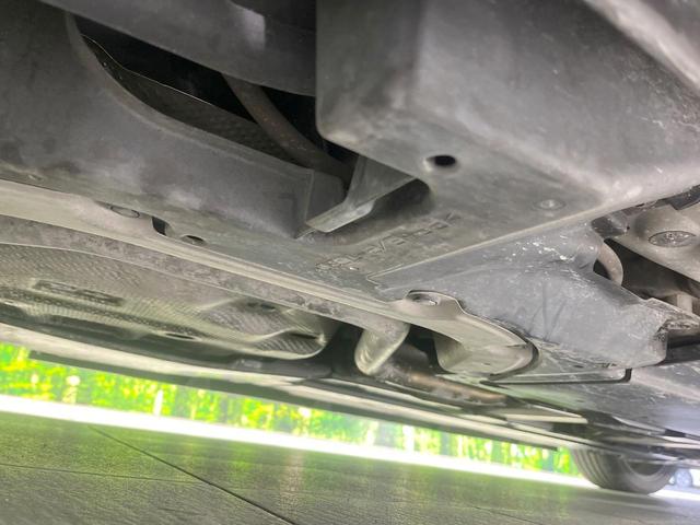 プリウス Ｓセーフティプラス　フルエアロ　ＳＤナビ　バックカメラ　衝突被害軽減システム　レーダークルーズ　禁煙車　レザー調シート　コーナーセンサー　スマートキー　ＬＥＤヘッド　ビルトインＥＴＣ　車線逸脱警報　オートライト（23枚目）