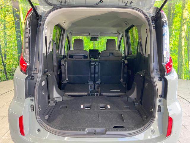 シエンタ ハイブリッドＺ　両側電動ドア　全周囲カメラ　衝突被害軽減システム　レーダークルーズ　禁煙車　コーナーセンサー　スマートキー　ＬＥＤヘッド　ＥＴＣ２．０　オートハイビーム　オートライト　オートエアコン（11枚目）