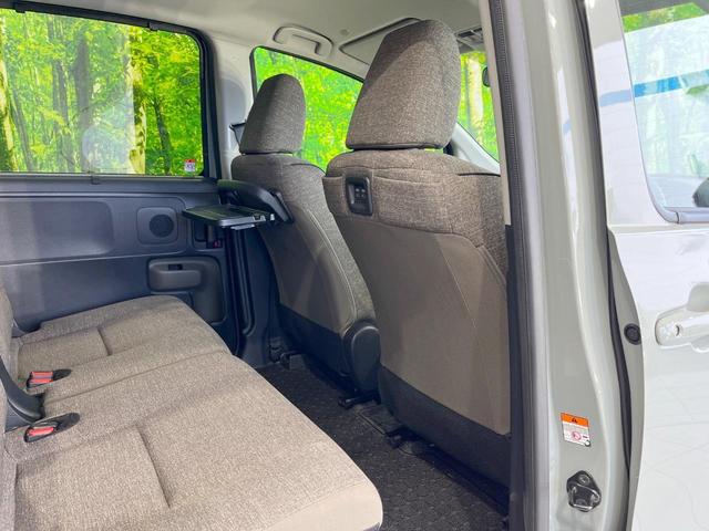 シエンタ ハイブリッドＺ　両側電動ドア　全周囲カメラ　衝突被害軽減システム　レーダークルーズ　禁煙車　コーナーセンサー　スマートキー　ＬＥＤヘッド　ＥＴＣ２．０　オートハイビーム　オートライト　オートエアコン（56枚目）