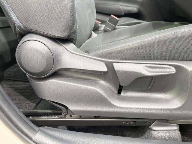 アクア Ｘ　純正ＳＤナビ　バックカメラ　衝突被害軽減システム　レーダークルーズ　禁煙車　ドラレコ　スマートキー　ＬＥＤヘッド　ビルトインＥＴＣ　オートハイビーム　車線逸脱警報　オートライト　オートエアコン（50枚目）