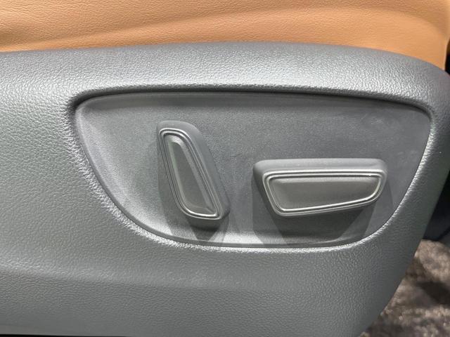 ヴェルファイアハイブリッド Z プレミア ガラスルーフ 純正ディスプレイオーディオ 衝突被害軽減システム レーダークルーズ 両側電動ドア 全周囲カメラ 電動リアゲート レザーシート 前席シートエアコン リアシートエアコン ドラレコ(61枚目)