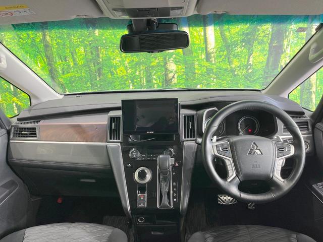 デリカＤ：５ Ｐ　４ＷＤ　ディーゼル（軽油）　ＳＤナビ　衝突被害軽減システム　レーダークルーズ　バックカメラ　両側電動ドア　スマートキー　ＬＥＤヘッド　ＥＴＣ　パワーシート　純正１８インチアルミ　車線逸脱警報（2枚目）