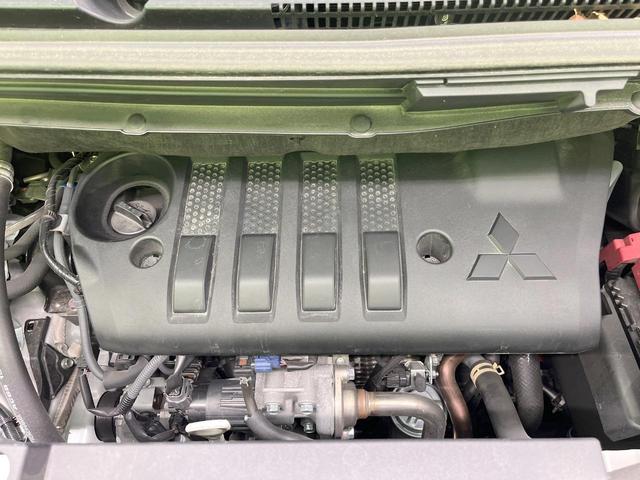 デリカＤ：５ Ｐ　４ＷＤ　ディーゼル（軽油）　ＳＤナビ　衝突被害軽減システム　レーダークルーズ　バックカメラ　両側電動ドア　スマートキー　ＬＥＤヘッド　ＥＴＣ　パワーシート　純正１８インチアルミ　車線逸脱警報（19枚目）