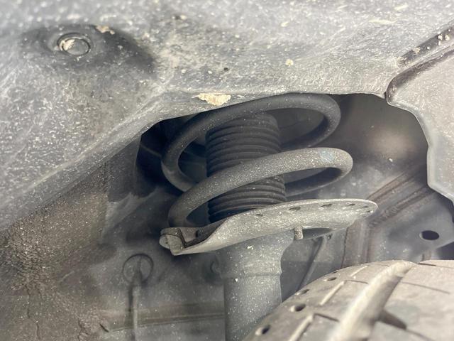 デリカＤ：５ Ｐ　４ＷＤ　ディーゼル（軽油）　ＳＤナビ　衝突被害軽減システム　レーダークルーズ　バックカメラ　両側電動ドア　スマートキー　ＬＥＤヘッド　ＥＴＣ　パワーシート　純正１８インチアルミ　車線逸脱警報（24枚目）